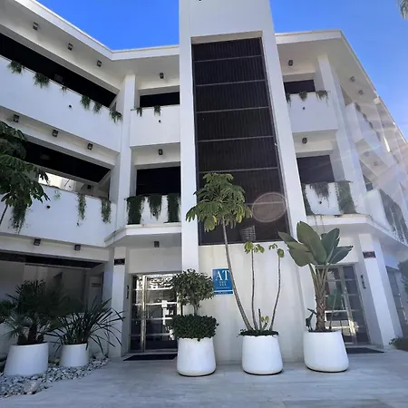 Sunrise Front - Del Mar Apartment Casares