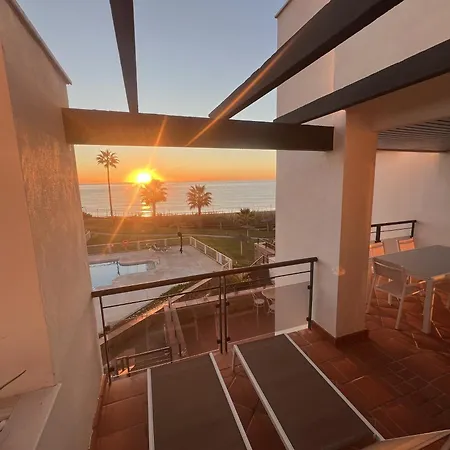 Sunrise Front - Del Mar Apartment Casares
