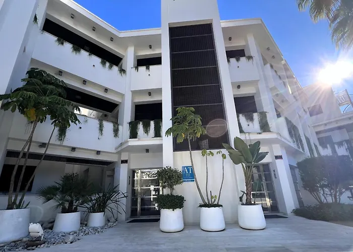 Sunrise Front - Del Mar Apartment Casares