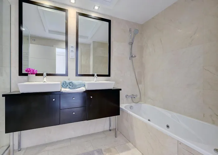Sunrise Front - Del Mar Apartment *