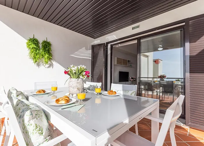 Sunrise Front - Del Mar Apartment