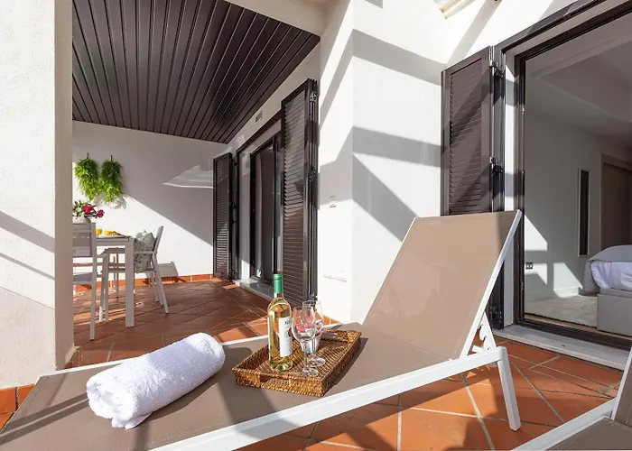 Sunrise Front - Del Mar Apartment Casares